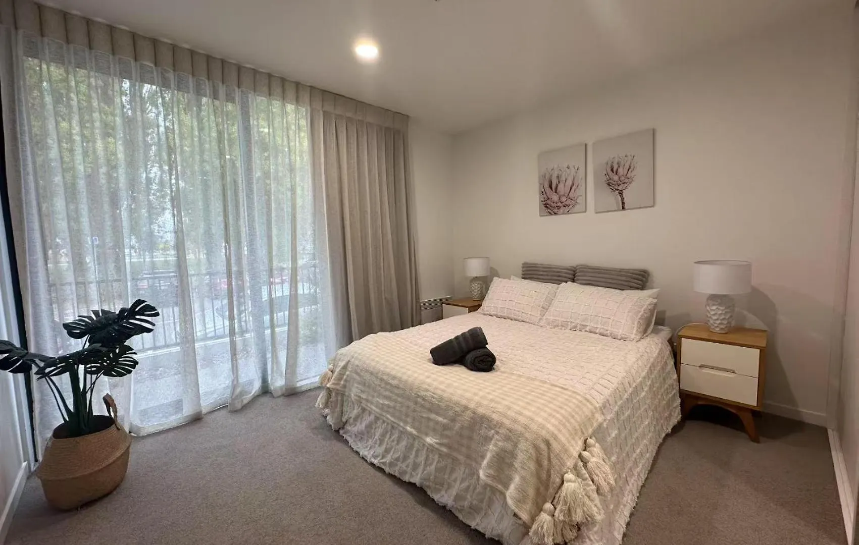 Central City River Side Oasis With Free Parking Крайстчёрч